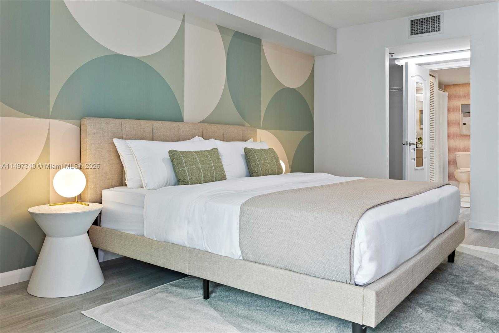 Small Image of 1200 BRICKELL BAY DR #3619, Miami Number 16