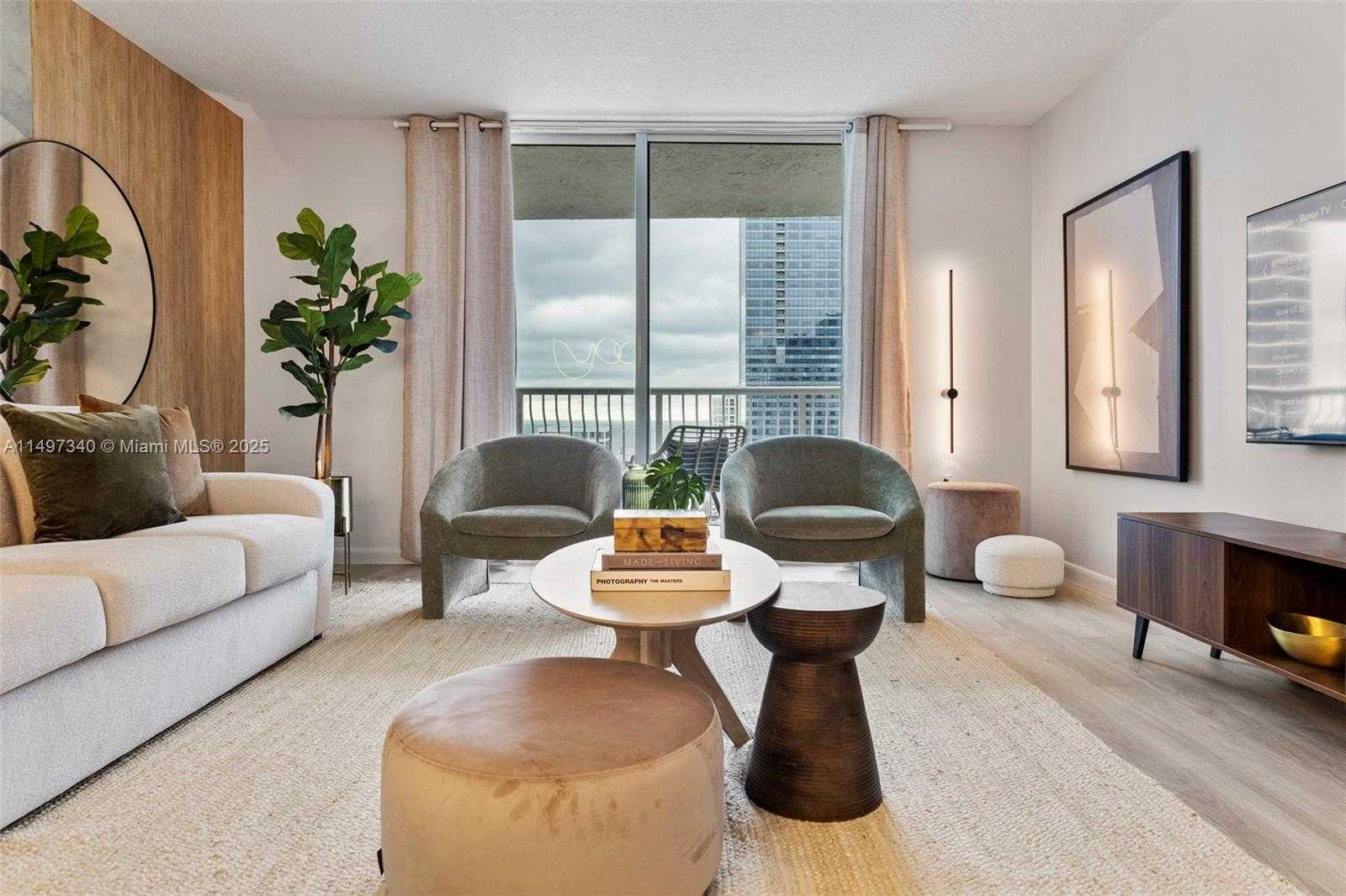 Small Image of 1200 BRICKELL BAY DR #3619, Miami Number 2