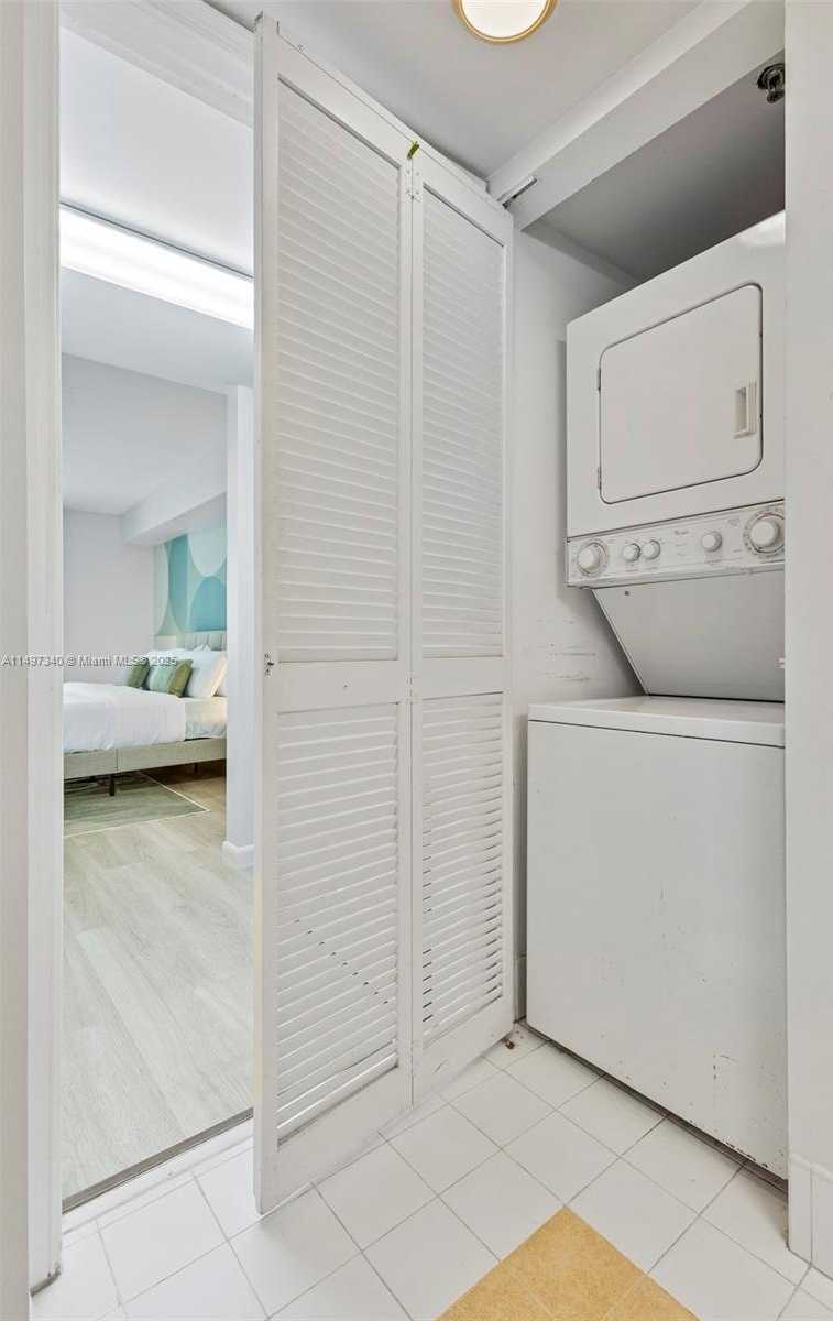 Small Image of 1200 BRICKELL BAY DR #3619, Miami Number 20
