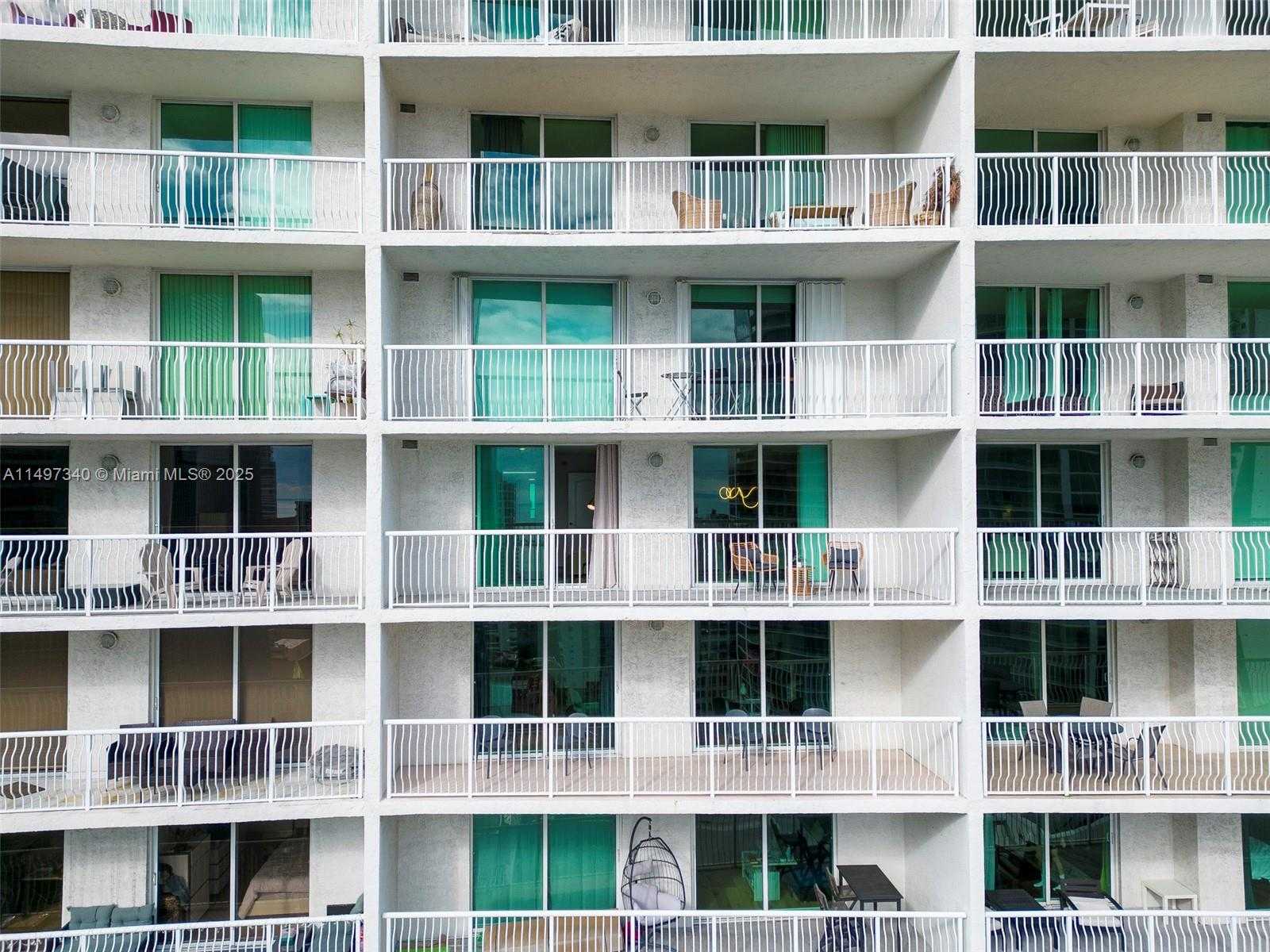 Small Image of 1200 BRICKELL BAY DR #3619, Miami Number 32