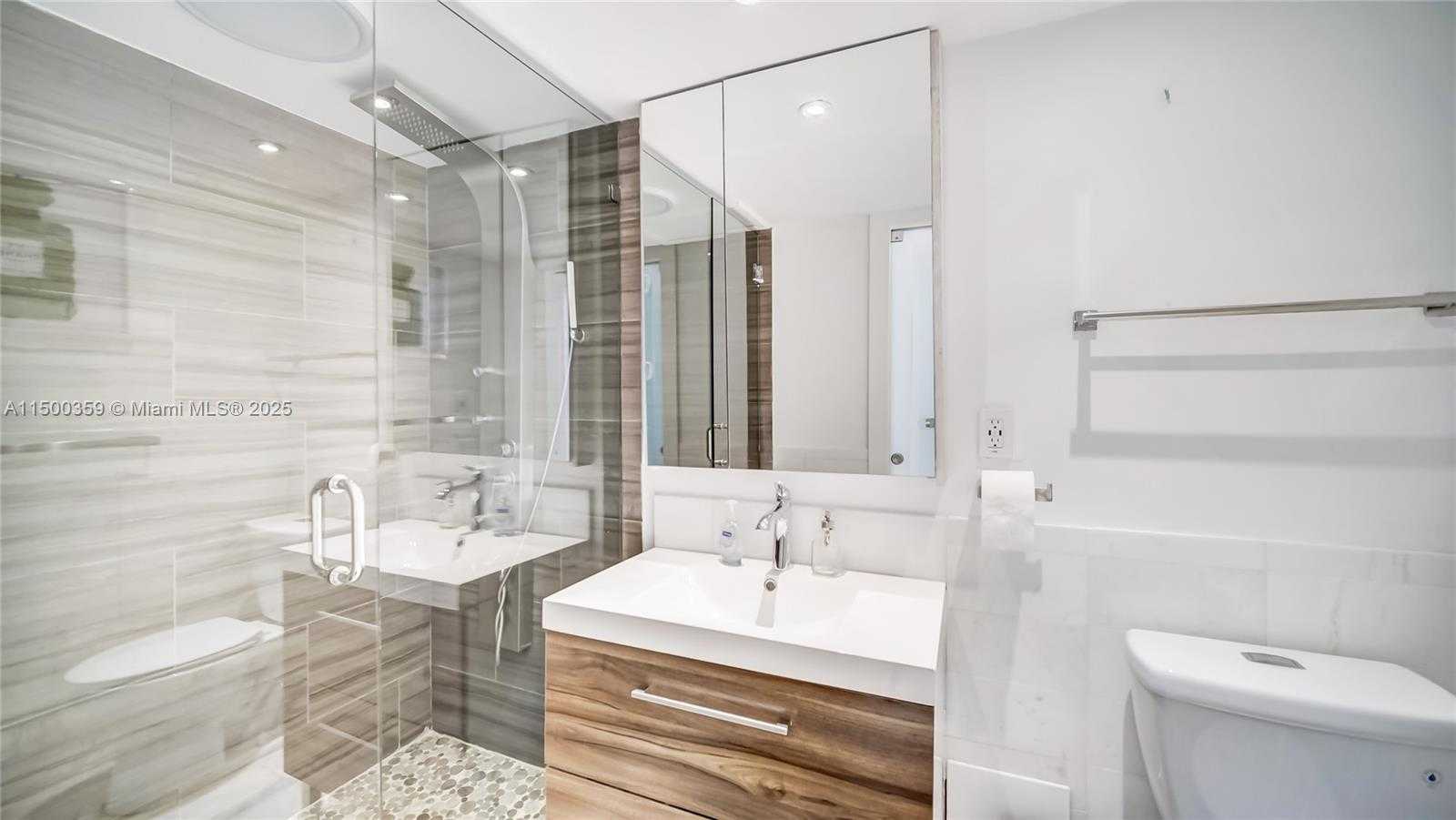 Small Image of 2301 COLLINS AVE #439, Miami Beach Number 8
