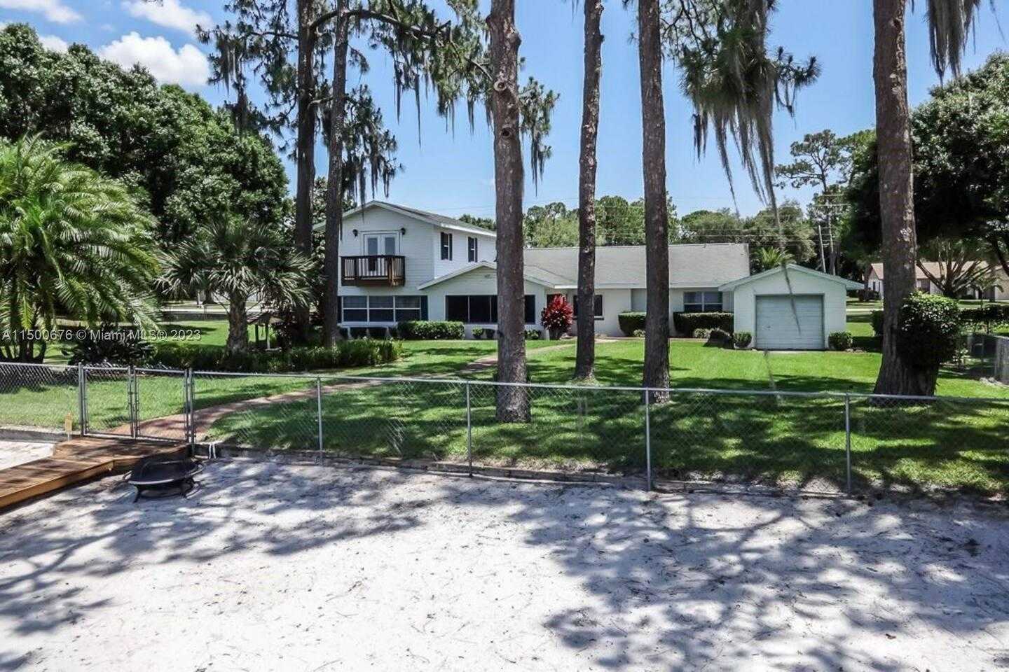 Small Image of 1608 LAKE CLAY DRIVE, Lake Placid Number 3