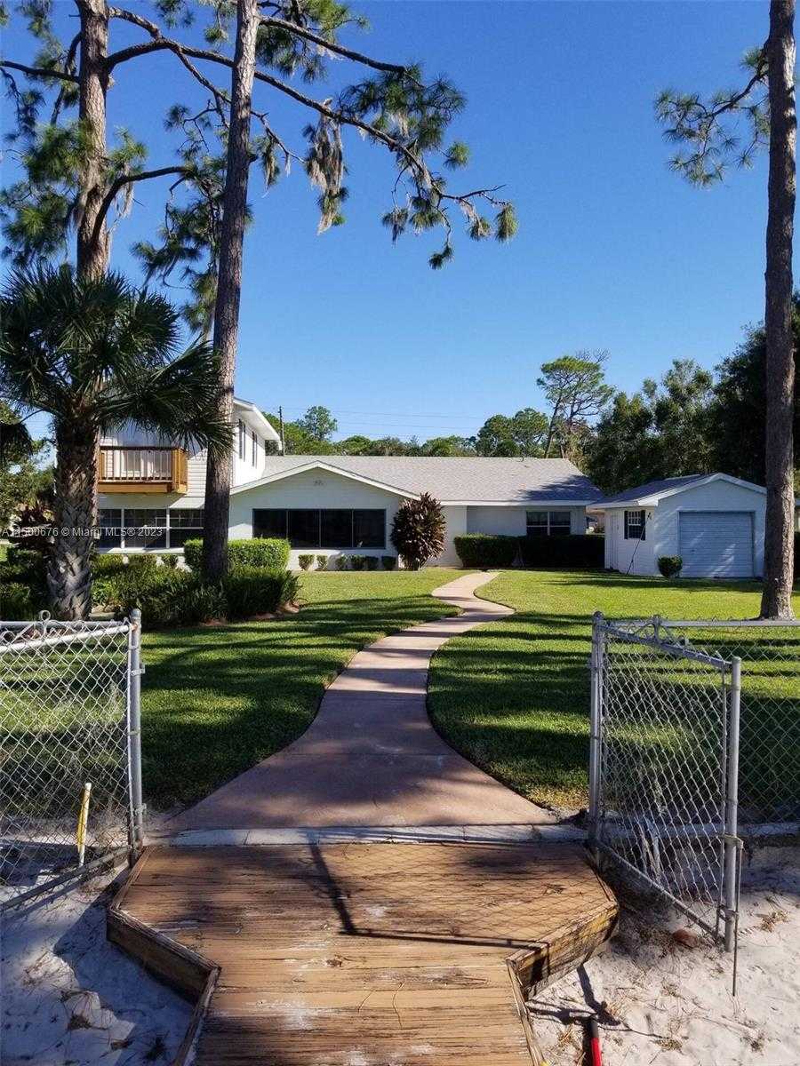 Small Image of 1608 LAKE CLAY DRIVE, Lake Placid Number 6