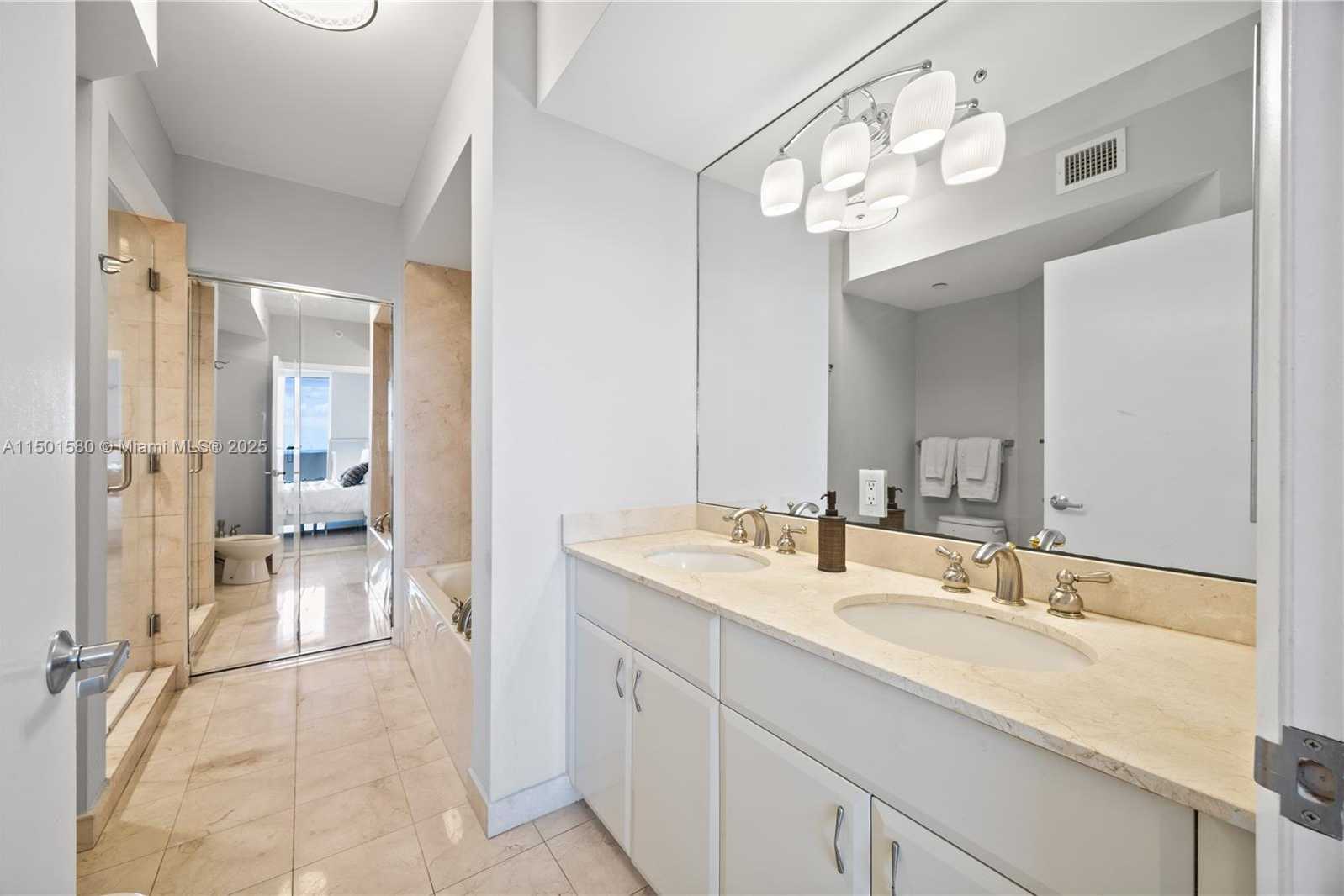 Small Image of 6365 COLLINS AVE #4106, Miami Beach Number 17
