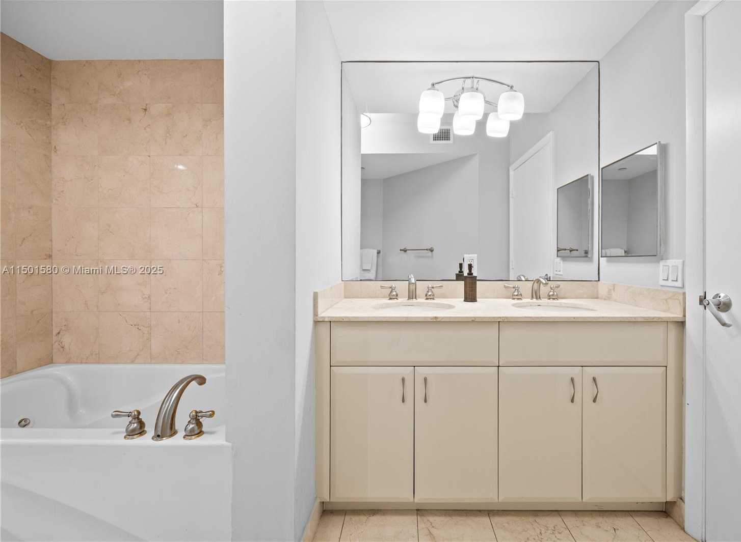 Small Image of 6365 COLLINS AVE #4106, Miami Beach Number 19