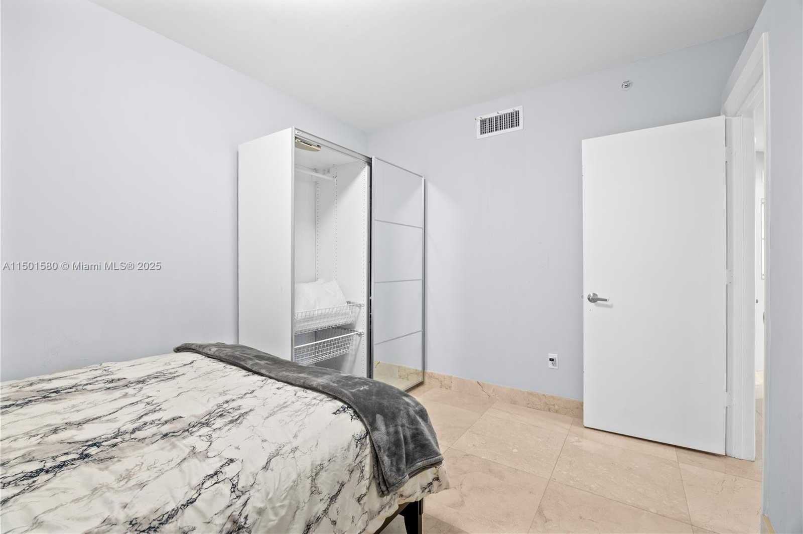 Small Image of 6365 COLLINS AVE #4106, Miami Beach Number 23