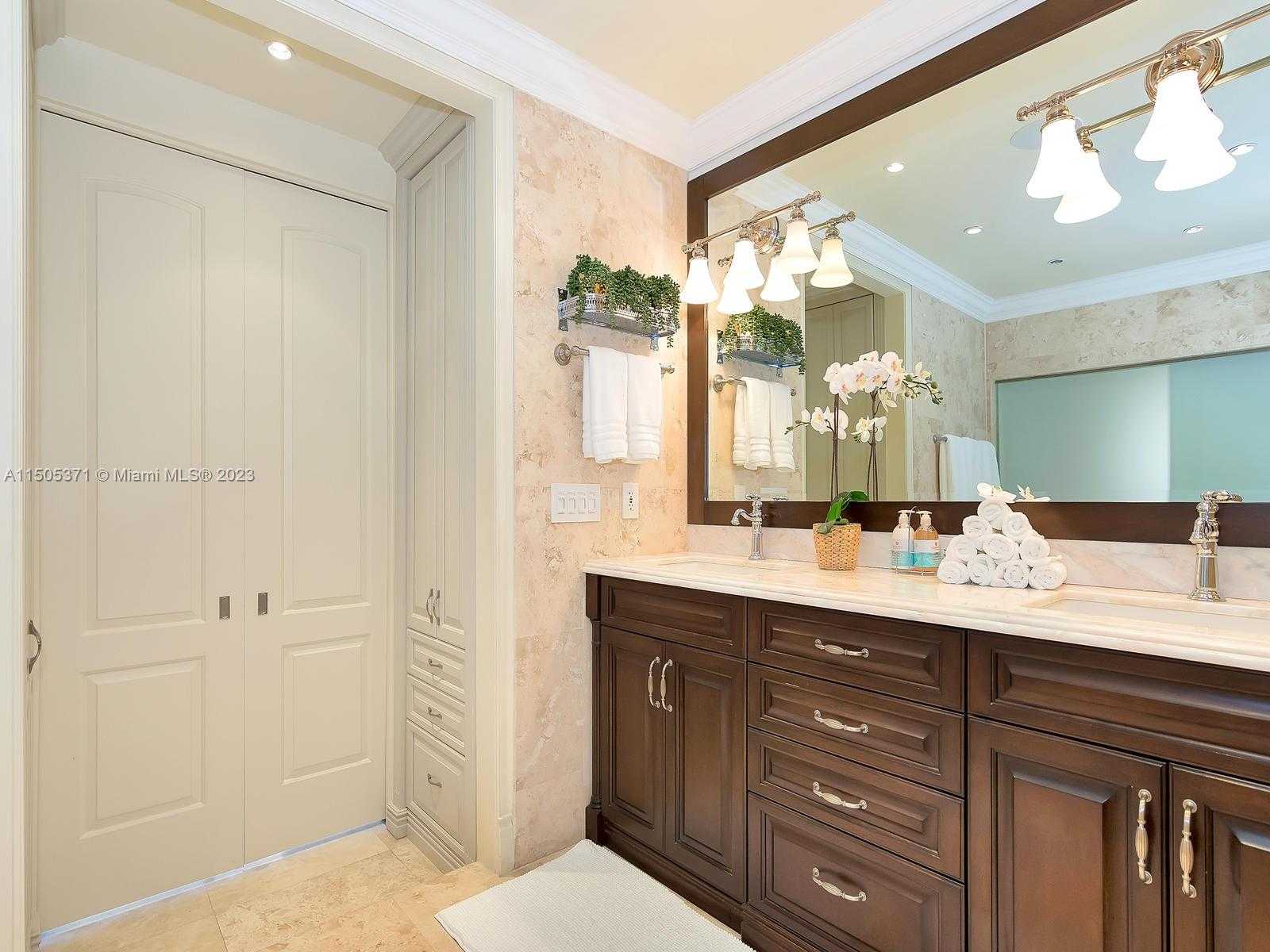 Small Image of 19251 FISHER ISLAND DRIVE #19251, Fisher Island Number 34