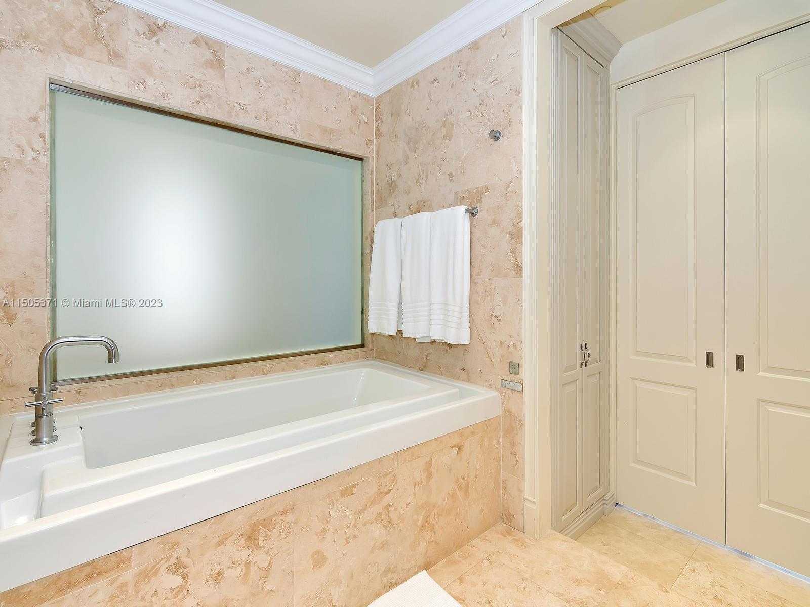 Small Image of 19251 FISHER ISLAND DRIVE #19251, Fisher Island Number 37