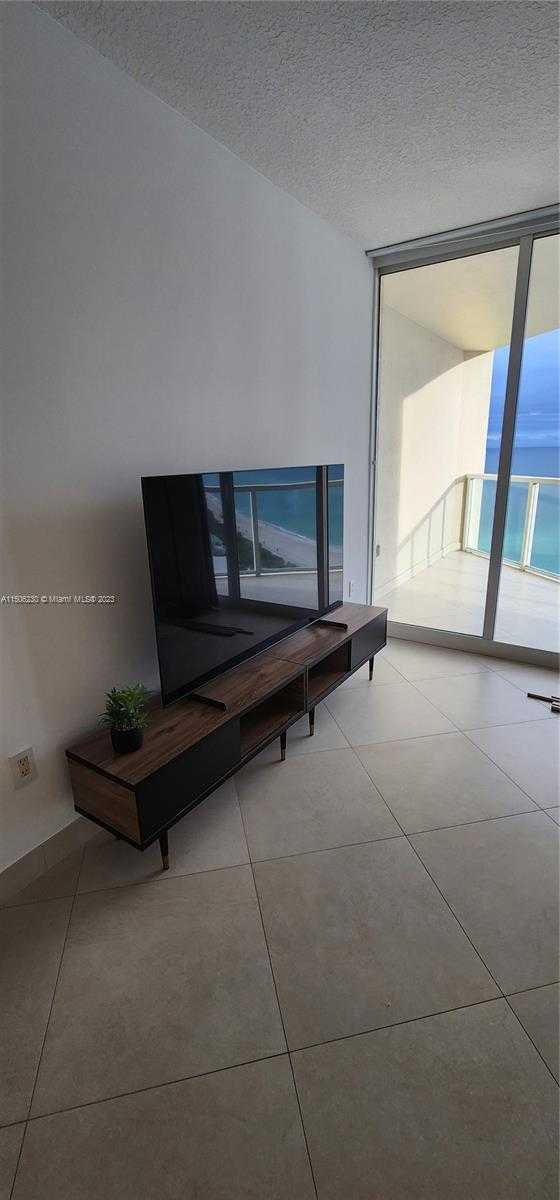 Small Image of 16699 COLLINS AVE #1710, Sunny Isles Beach Number 4