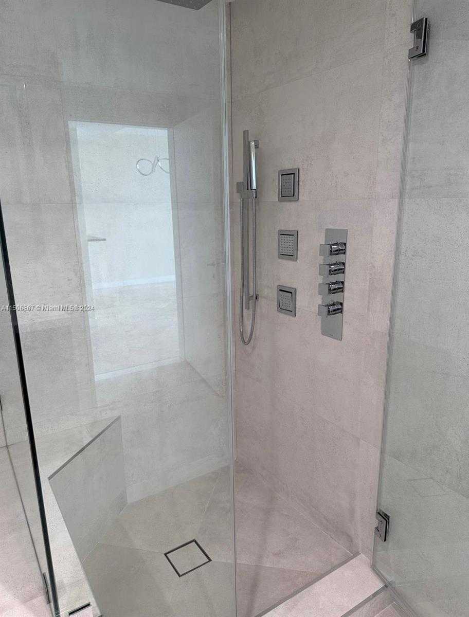 Small Image of 540 #2212, Miami Beach Number 12