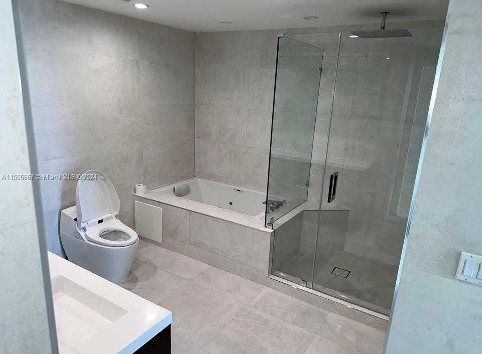 Small Image of 540 #2212, Miami Beach Number 9