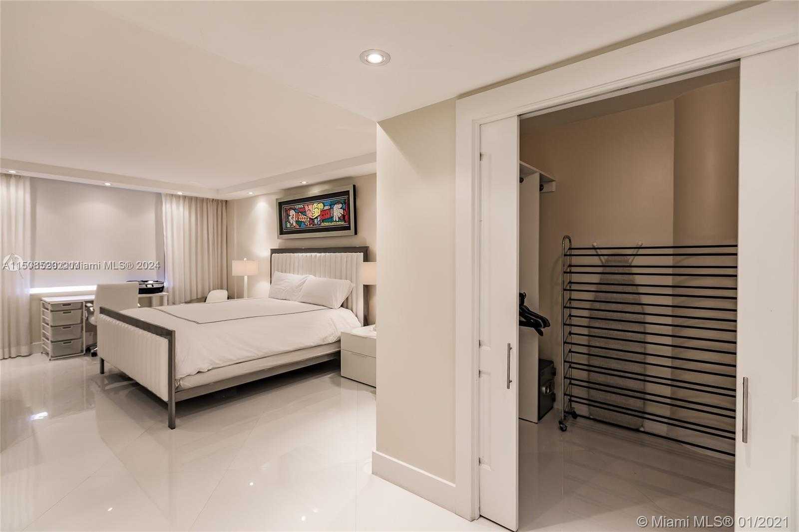 Small Image of 3725 S Ocean Dr, Hollywood, FL 33019, USA Number 10