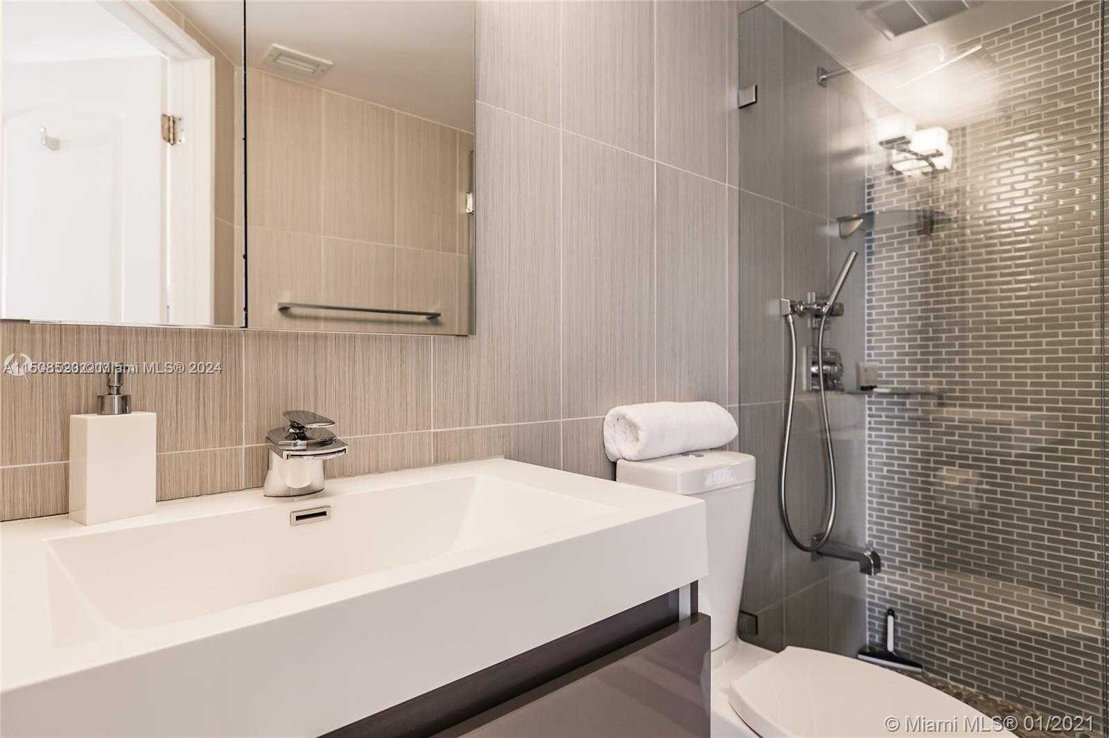 Small Image of 3725 S Ocean Dr, Hollywood, FL 33019, USA Number 14