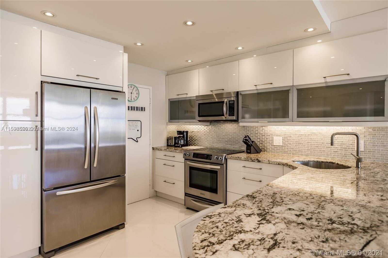 Small Image of 3725 S Ocean Dr, Hollywood, FL 33019, USA Number 6