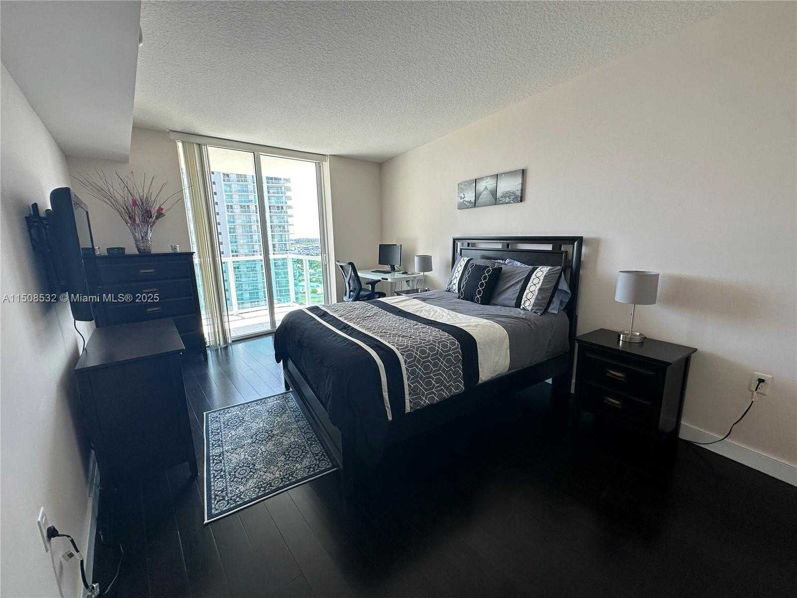 Small Image of 150 #1-1105, Sunny Isles Beach Number 17