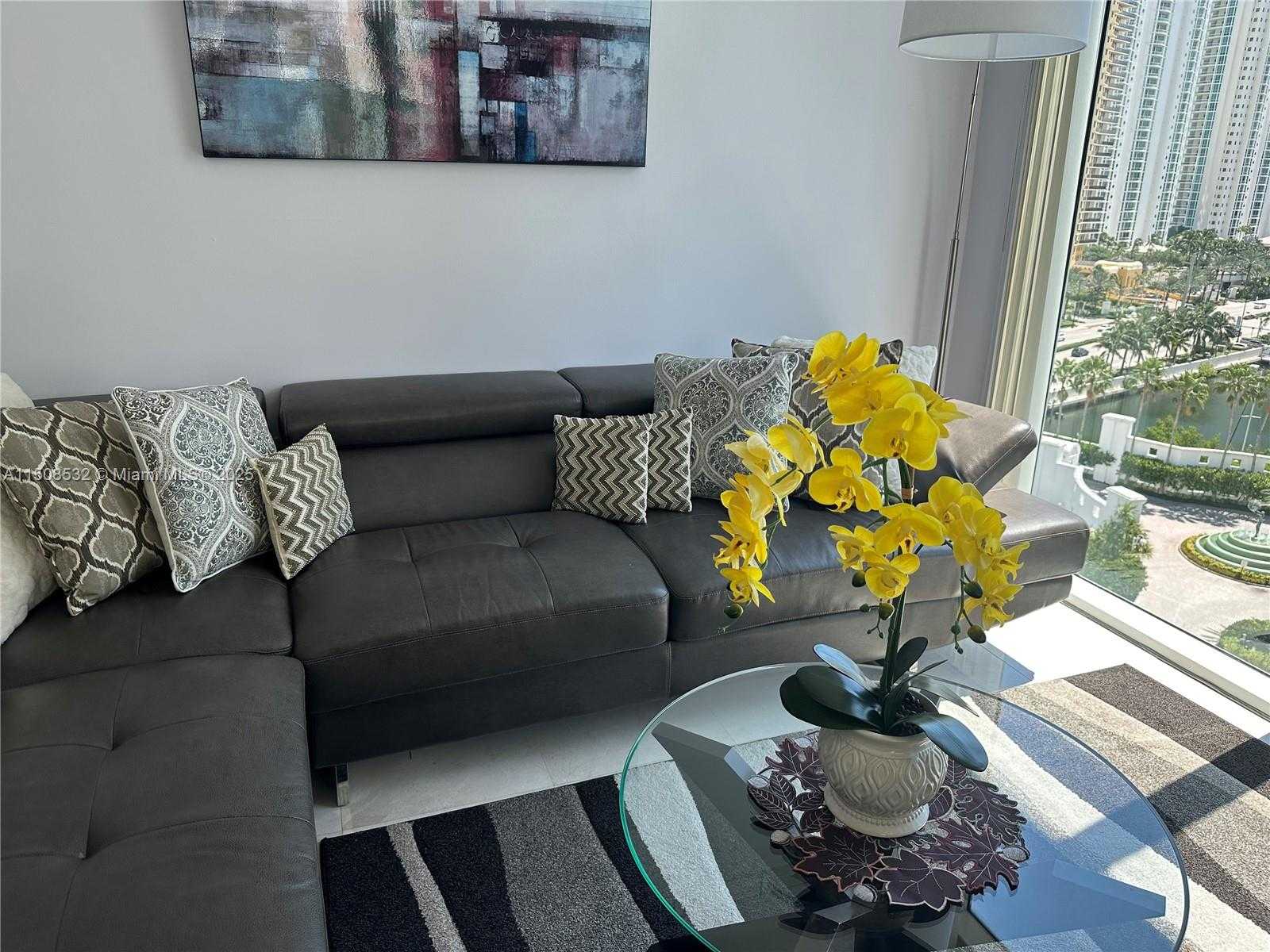 Small Image of 150 #1-1105, Sunny Isles Beach Number 3