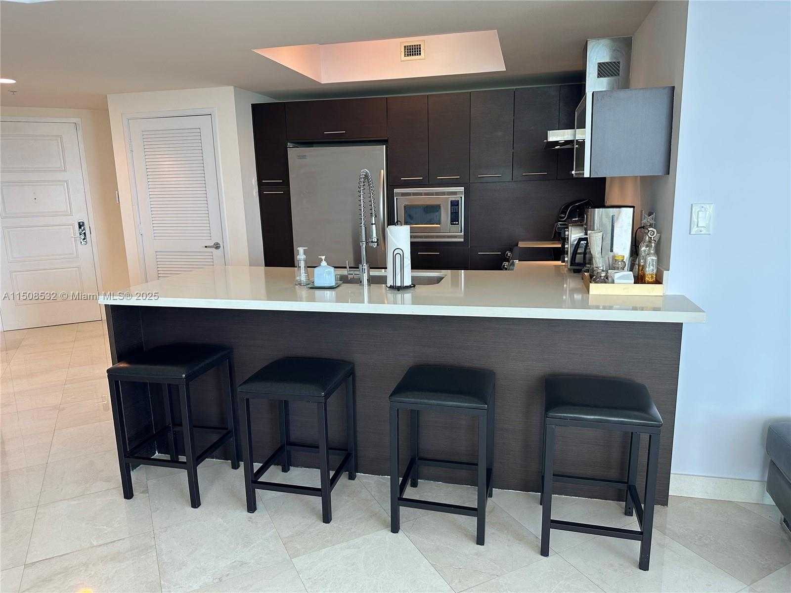 Small Image of 150 #1-1105, Sunny Isles Beach Number 5