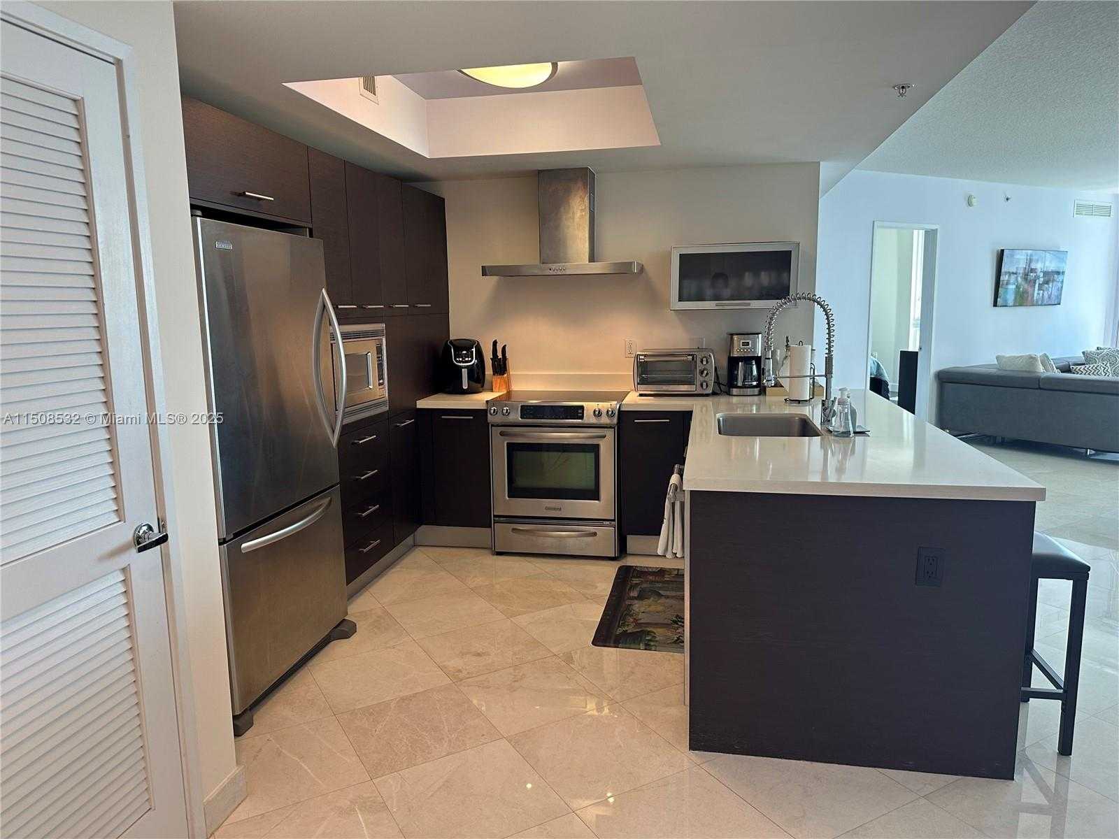 Small Image of 150 #1-1105, Sunny Isles Beach Number 6