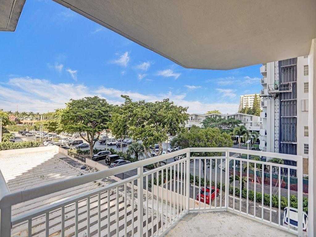Small Image of 18051 BISCAYNE BLVD #304, Aventura Number 38