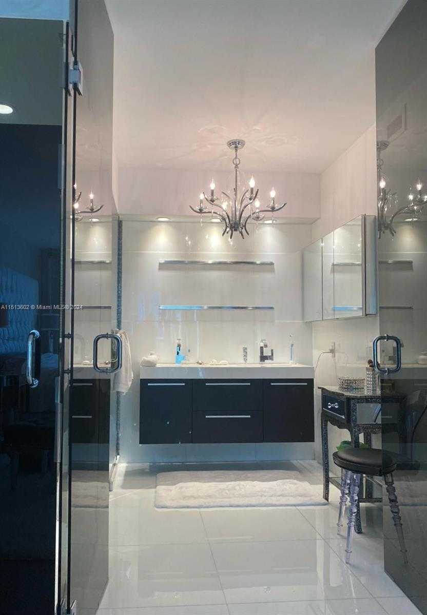 Small Image of 2301 COLLINS AVE #1507, Miami Beach Number 11