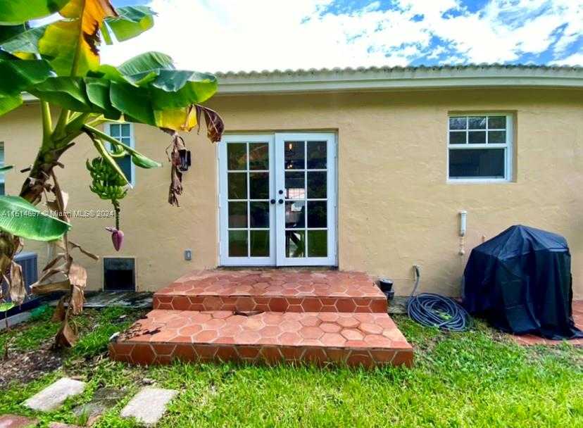 Small Image of 4619 SOUTH WEST 10TH ST #., Miami Number 26