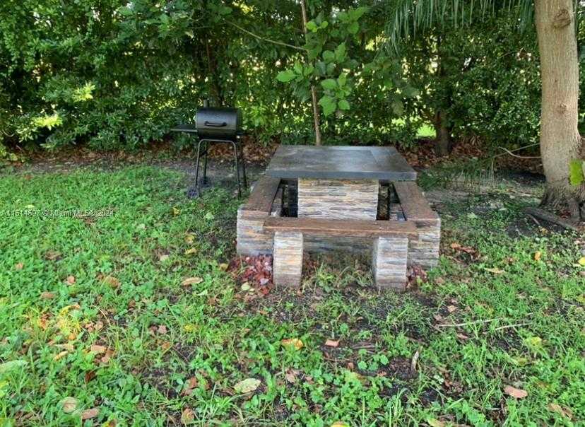 Small Image of 4619 SOUTH WEST 10TH ST #., Miami Number 27