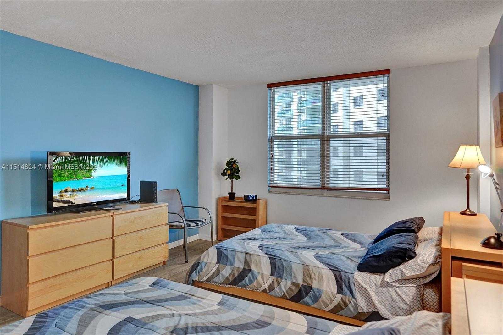 Small Image of 3725 S Ocean Dr, Hollywood, FL 33019, USA Number 10