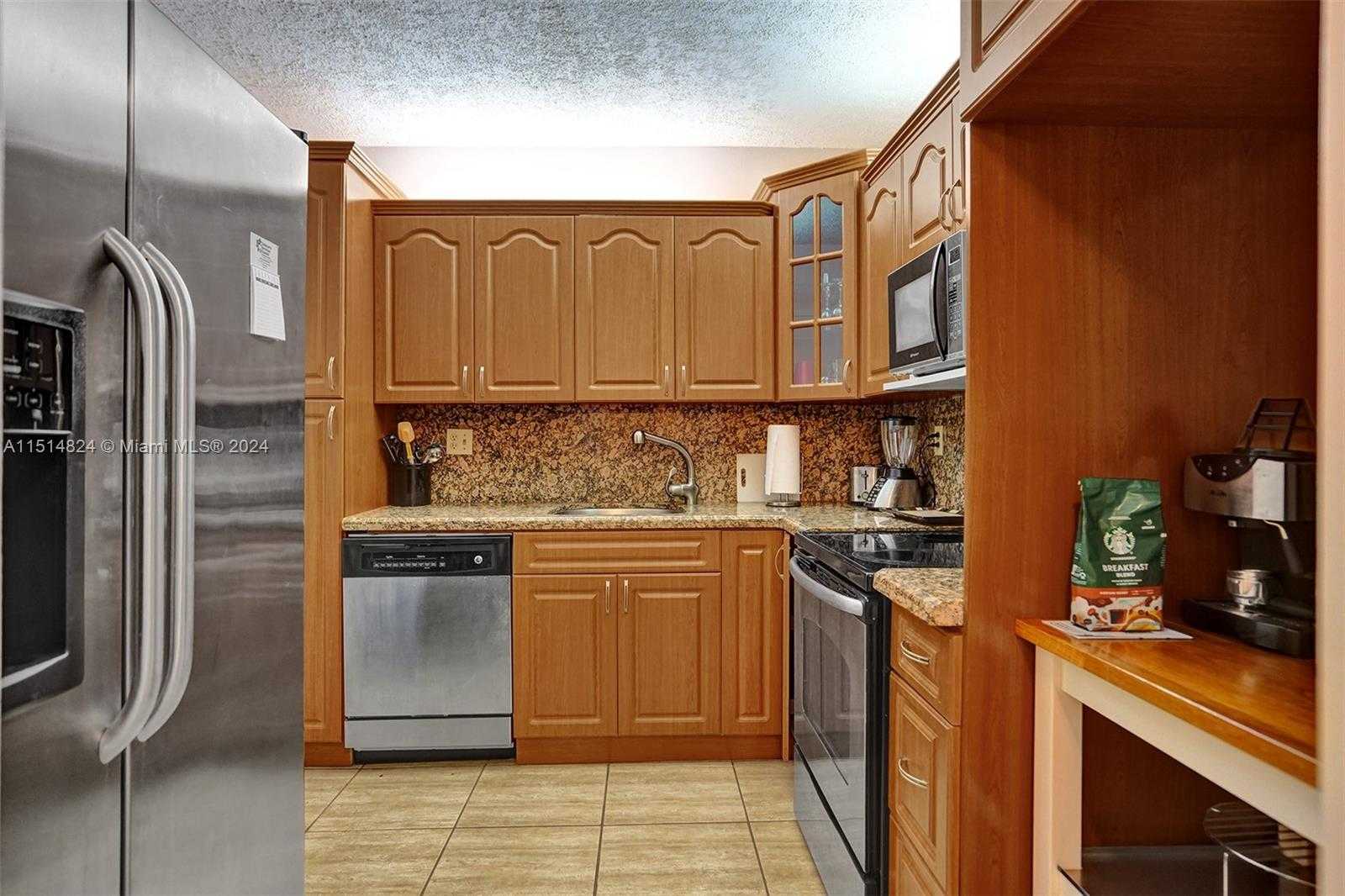 Small Image of 3725 S Ocean Dr, Hollywood, FL 33019, USA Number 14