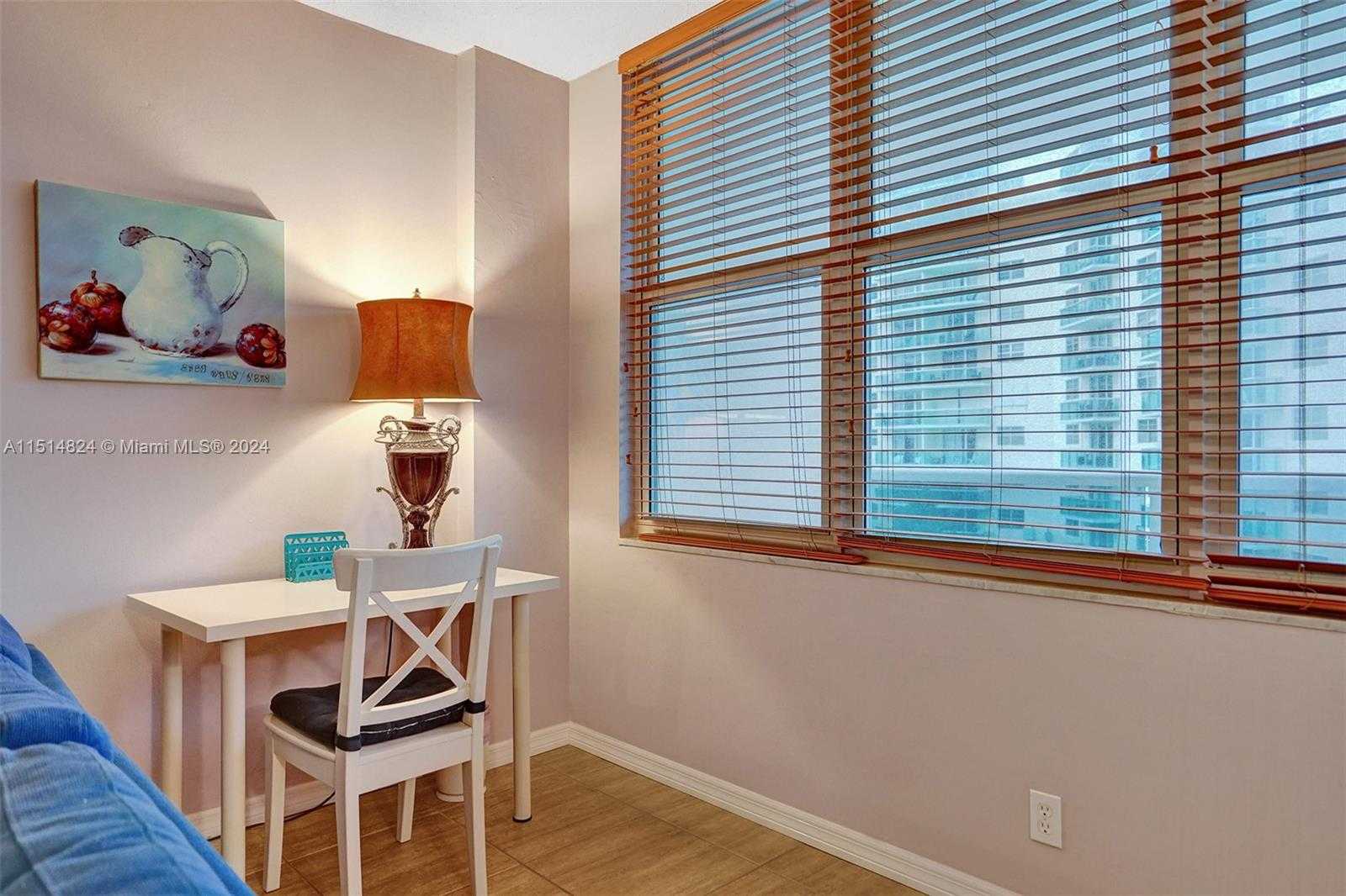 Small Image of 3725 S Ocean Dr, Hollywood, FL 33019, USA Number 24