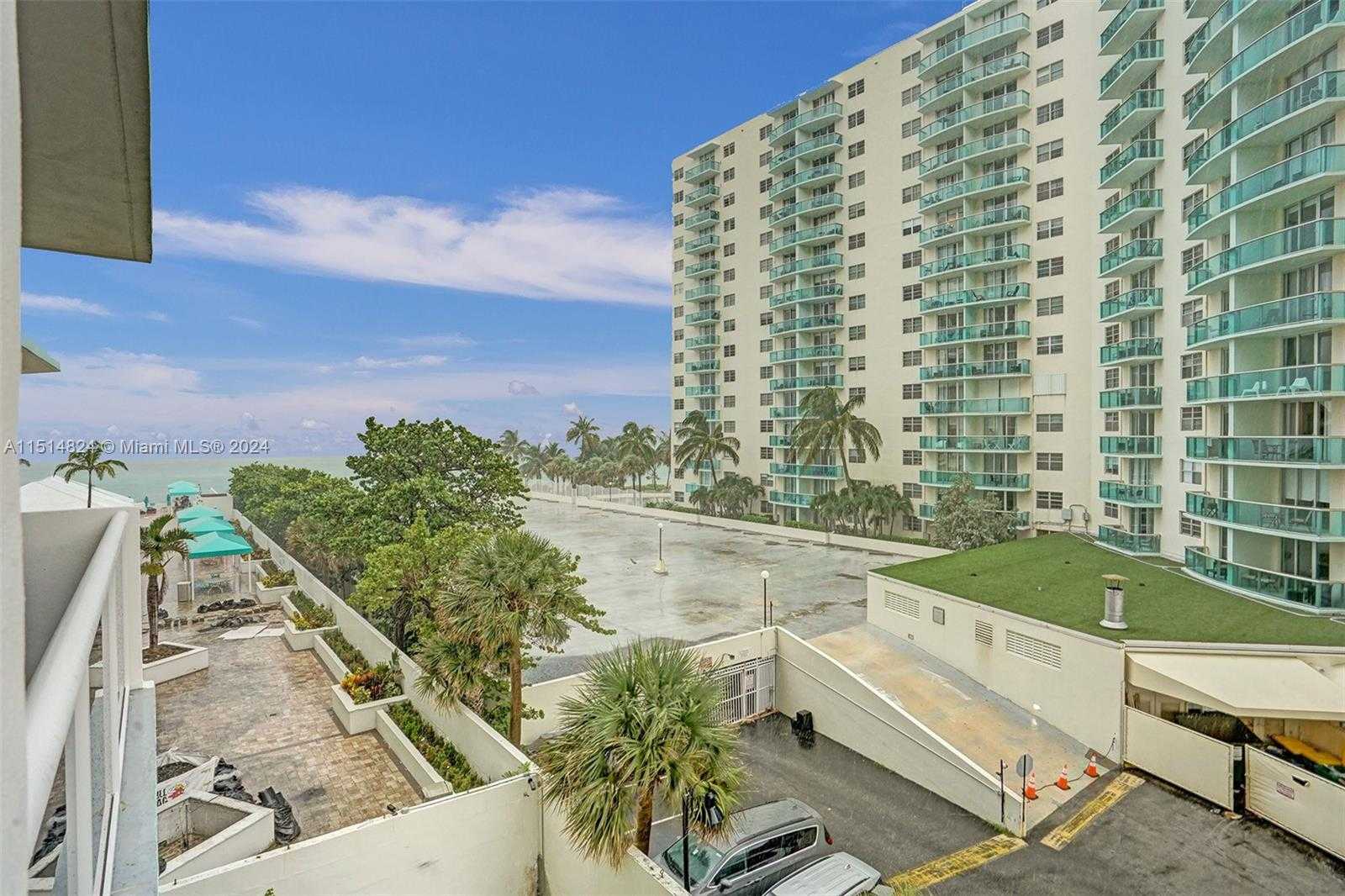 Small Image of 3725 S Ocean Dr, Hollywood, FL 33019, USA Number 32