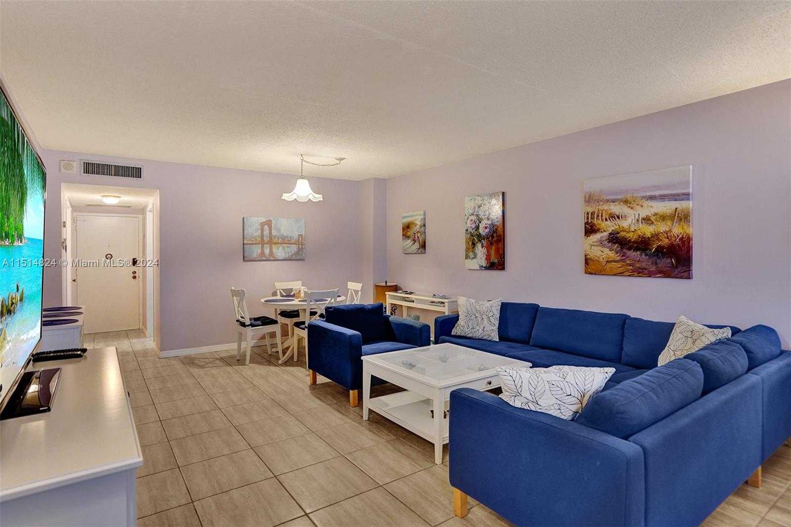 Small Image of 3725 S Ocean Dr, Hollywood, FL 33019, USA Number 4