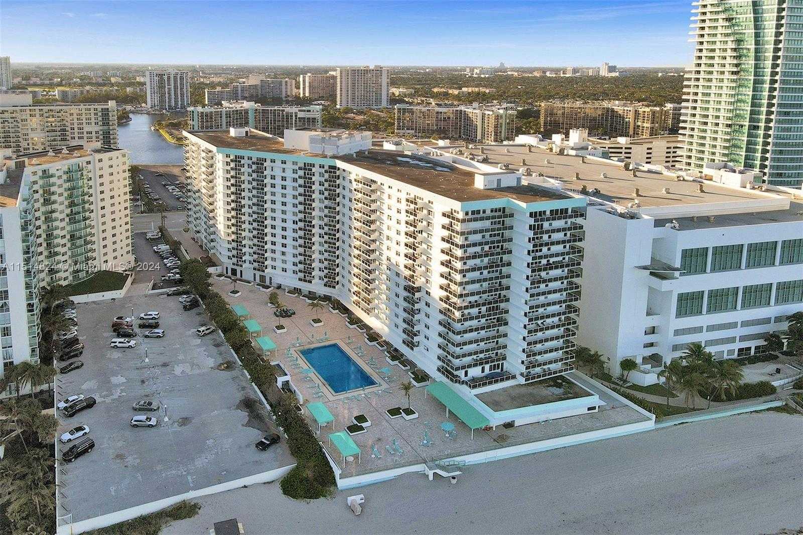 Small Image of 3725 S Ocean Dr, Hollywood, FL 33019, USA Number 41