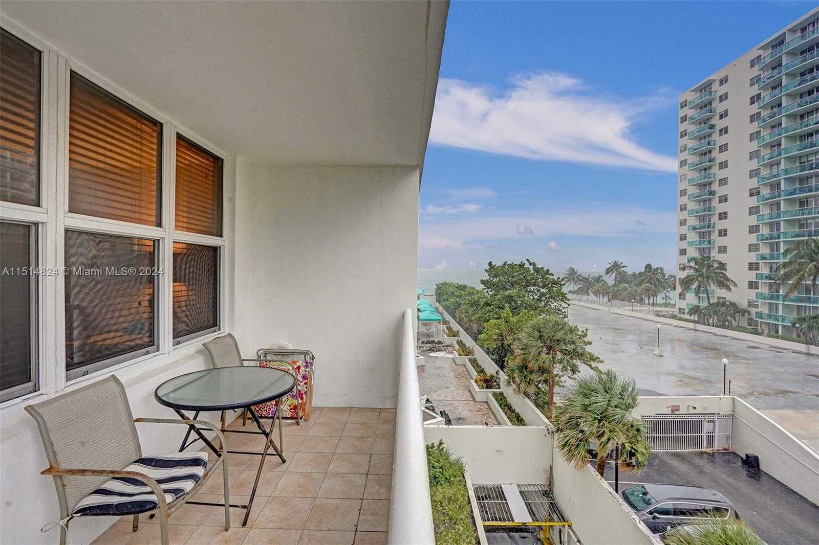 Small Image of 3725 S Ocean Dr, Hollywood, FL 33019, USA Number 5