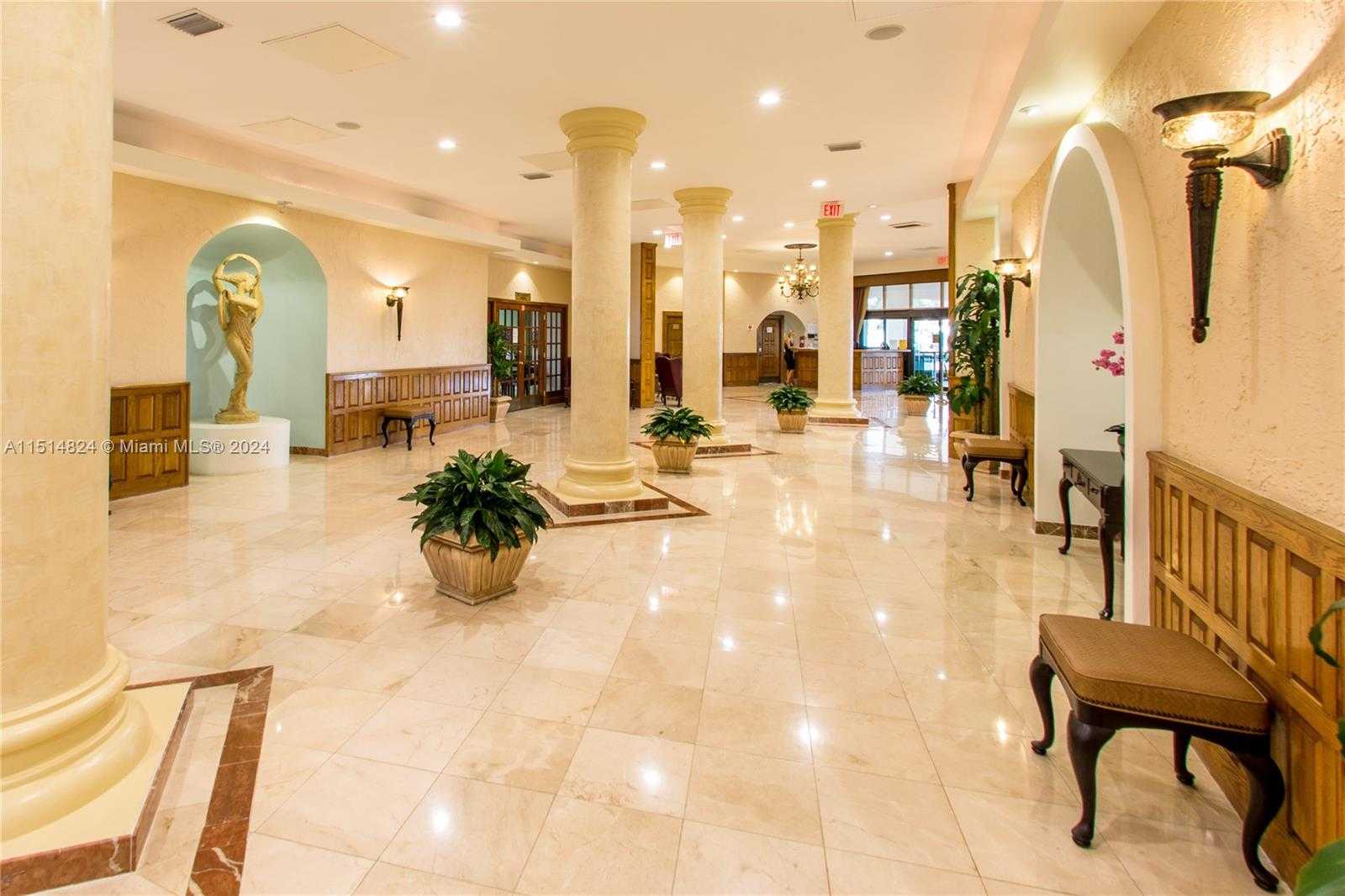 Small Image of 3725 S Ocean Dr, Hollywood, FL 33019, USA Number 53
