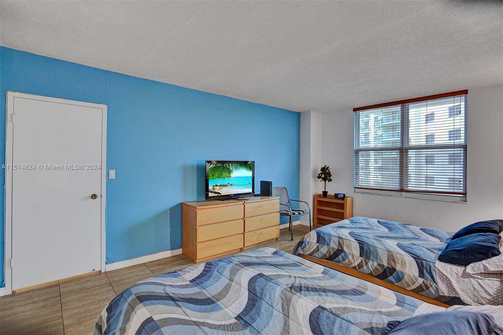 Small Image of 3725 S Ocean Dr, Hollywood, FL 33019, USA Number 8