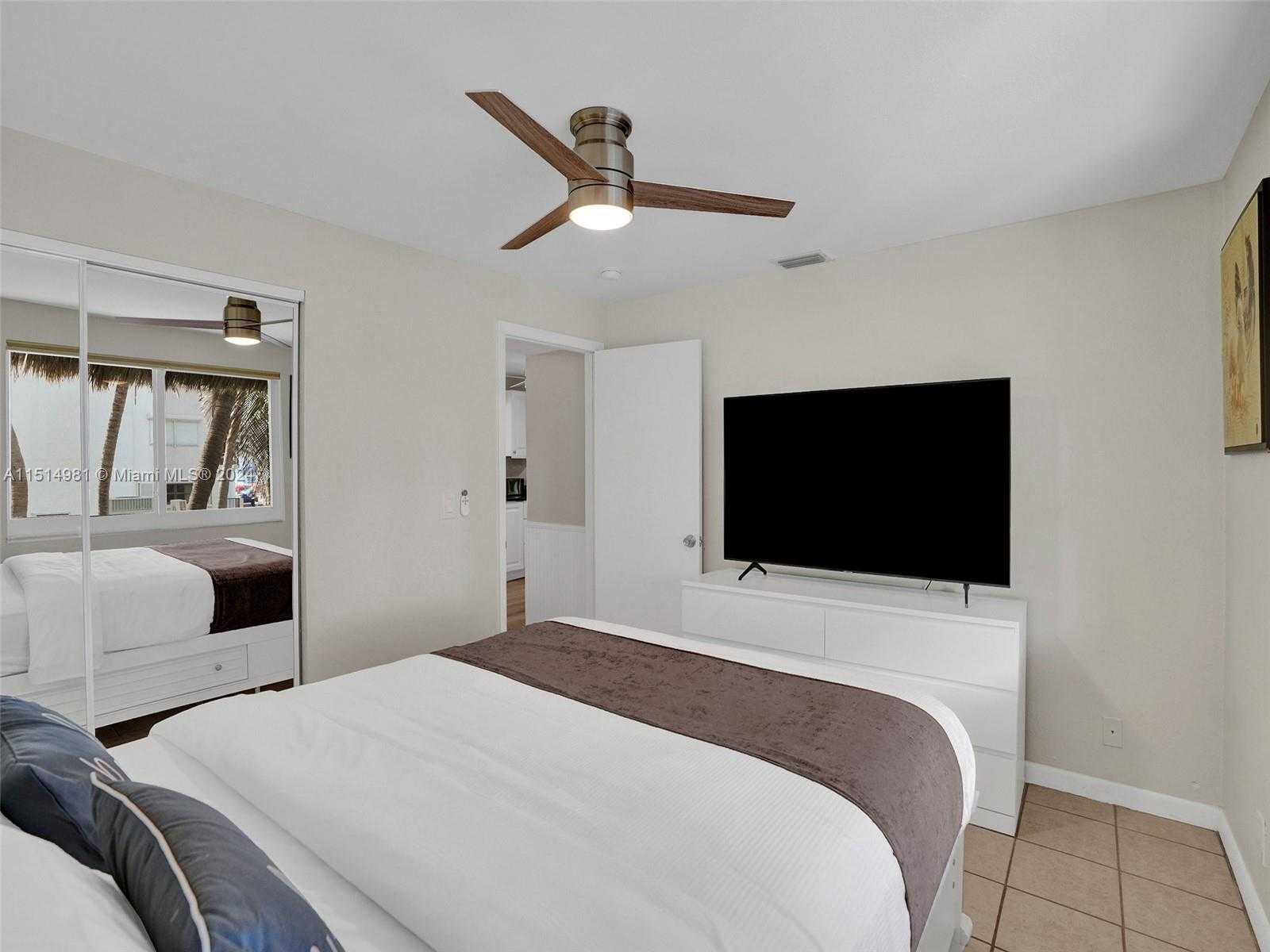 Small Image of 900 NORTH SURF RD #2, Hollywood Number 13