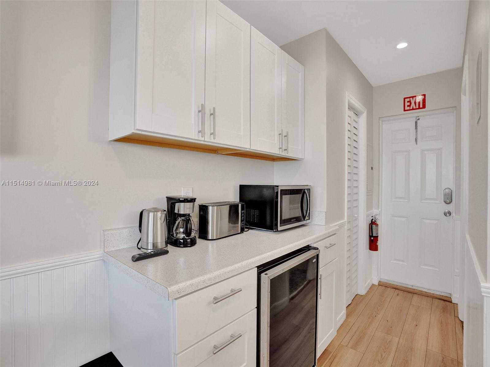 Small Image of 900 NORTH SURF RD #2, Hollywood Number 34