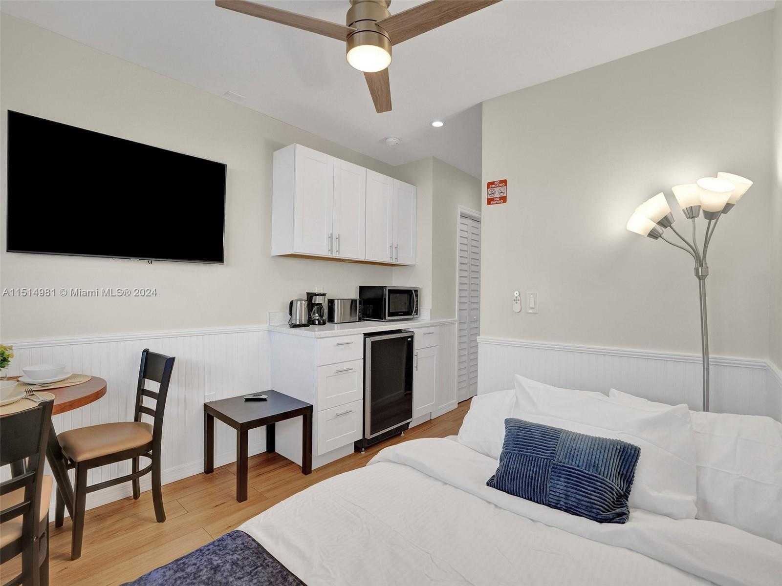 Small Image of 900 NORTH SURF RD #2, Hollywood Number 38