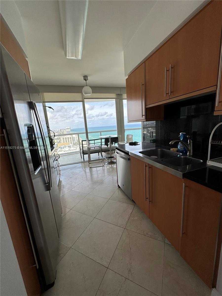 Small Image of 6365 COLLINS AVE #3811, Miami Beach Number 9