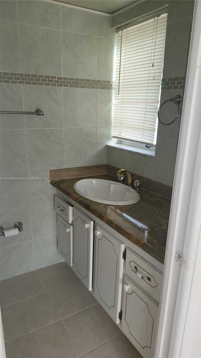 Small Image of 1001 NORTH EAST 14TH AVE #201, Hallandale Beach Number 2