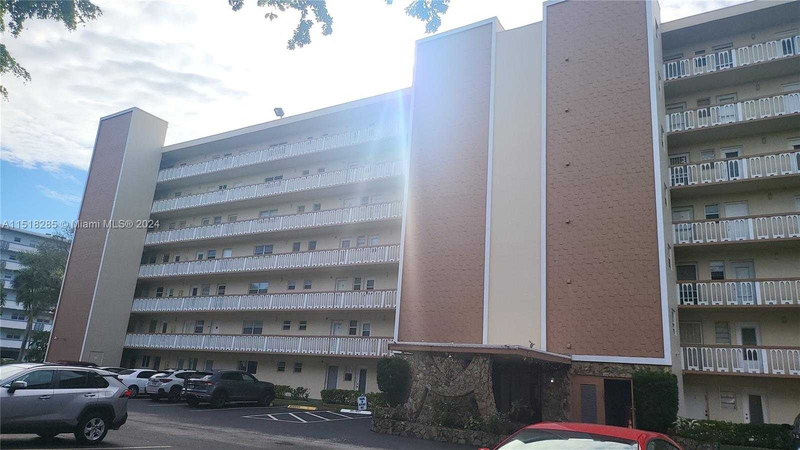 Small Image of 1001 NORTH EAST 14TH AVE #201, Hallandale Beach Number 8