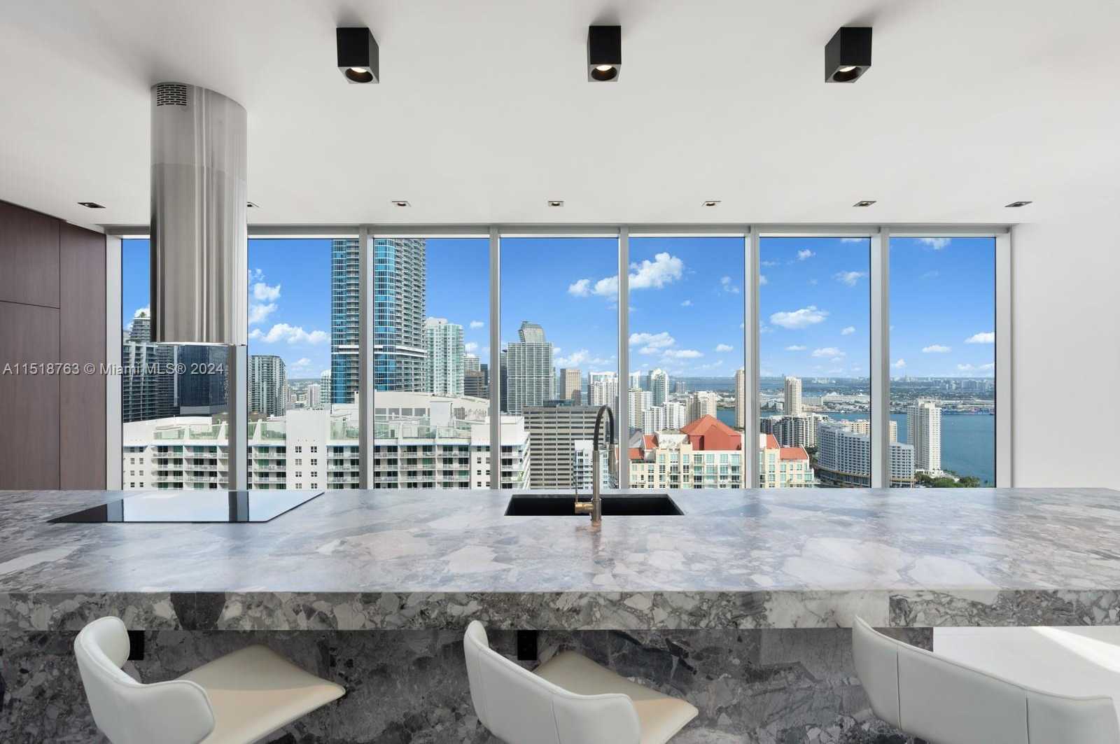 Small Image of Brickell House, 1300 Brickell Bay Dr, Miami, FL 33131, USA Number 10