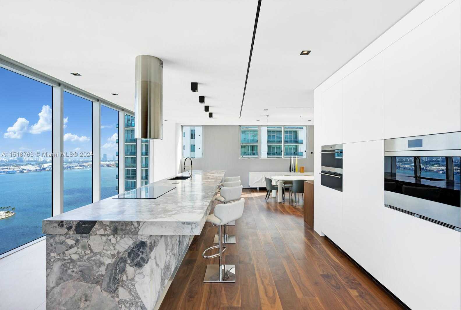 Small Image of Brickell House, 1300 Brickell Bay Dr, Miami, FL 33131, USA Number 11