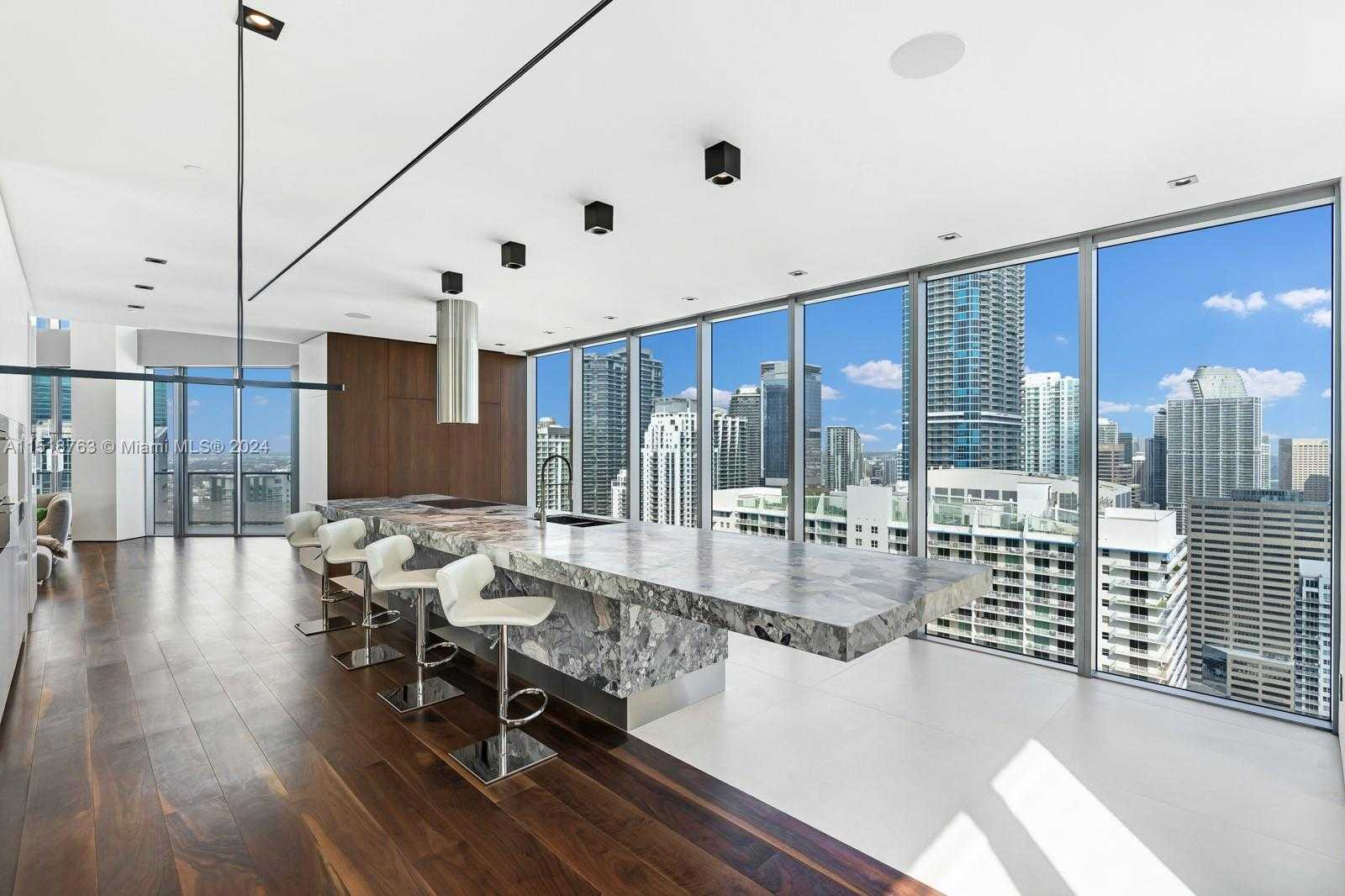 Small Image of Brickell House, 1300 Brickell Bay Dr, Miami, FL 33131, USA Number 12