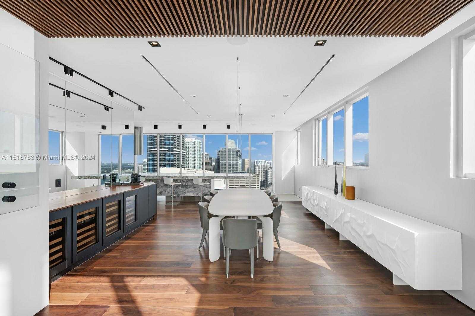 Small Image of Brickell House, 1300 Brickell Bay Dr, Miami, FL 33131, USA Number 13