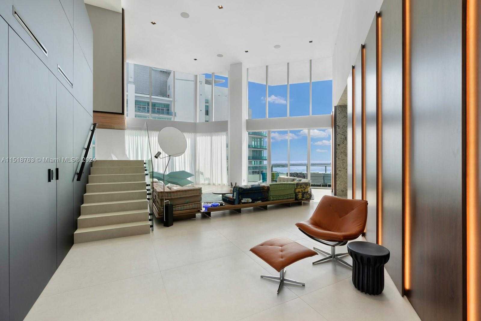 Small Image of Brickell House, 1300 Brickell Bay Dr, Miami, FL 33131, USA Number 14