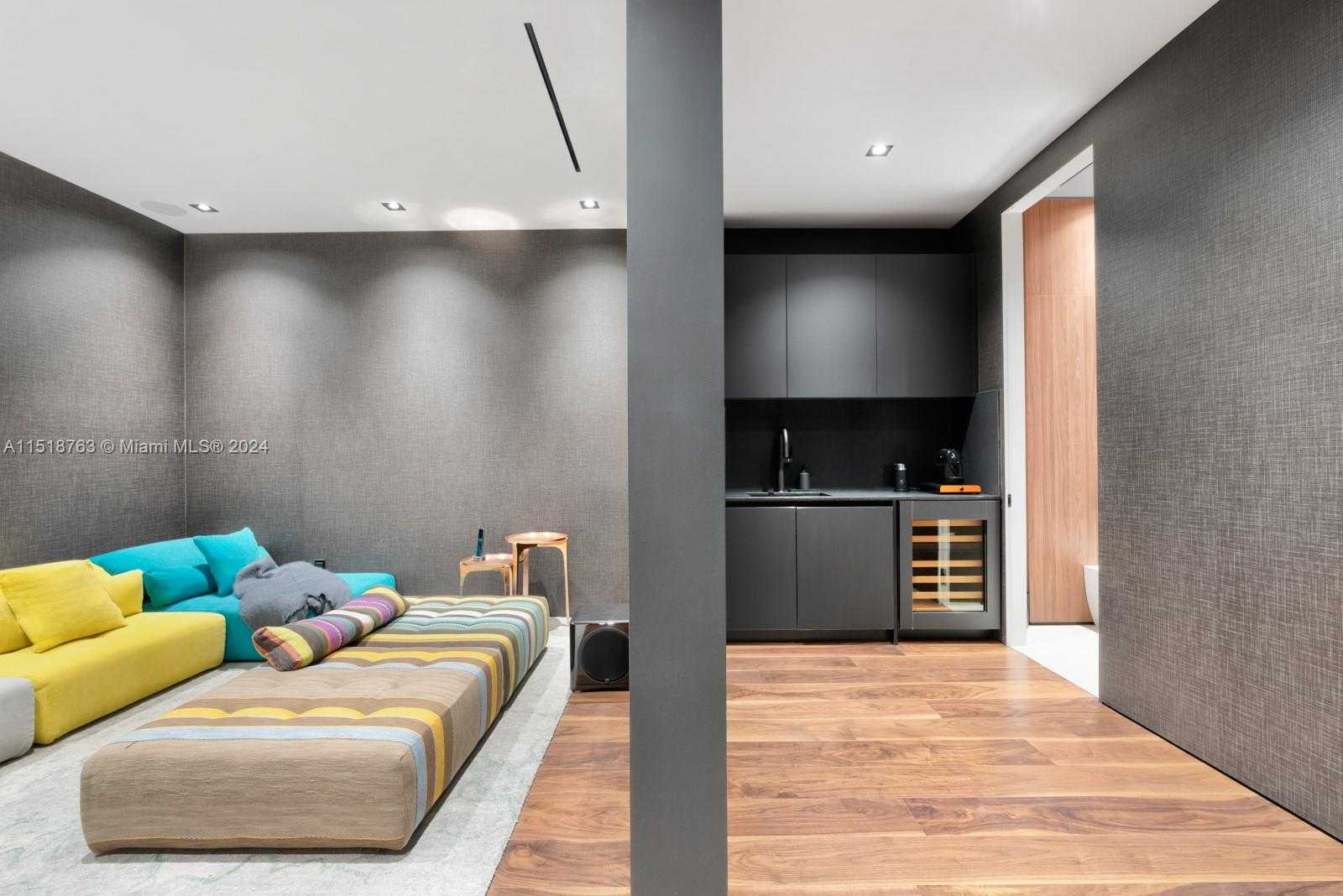 Small Image of Brickell House, 1300 Brickell Bay Dr, Miami, FL 33131, USA Number 15