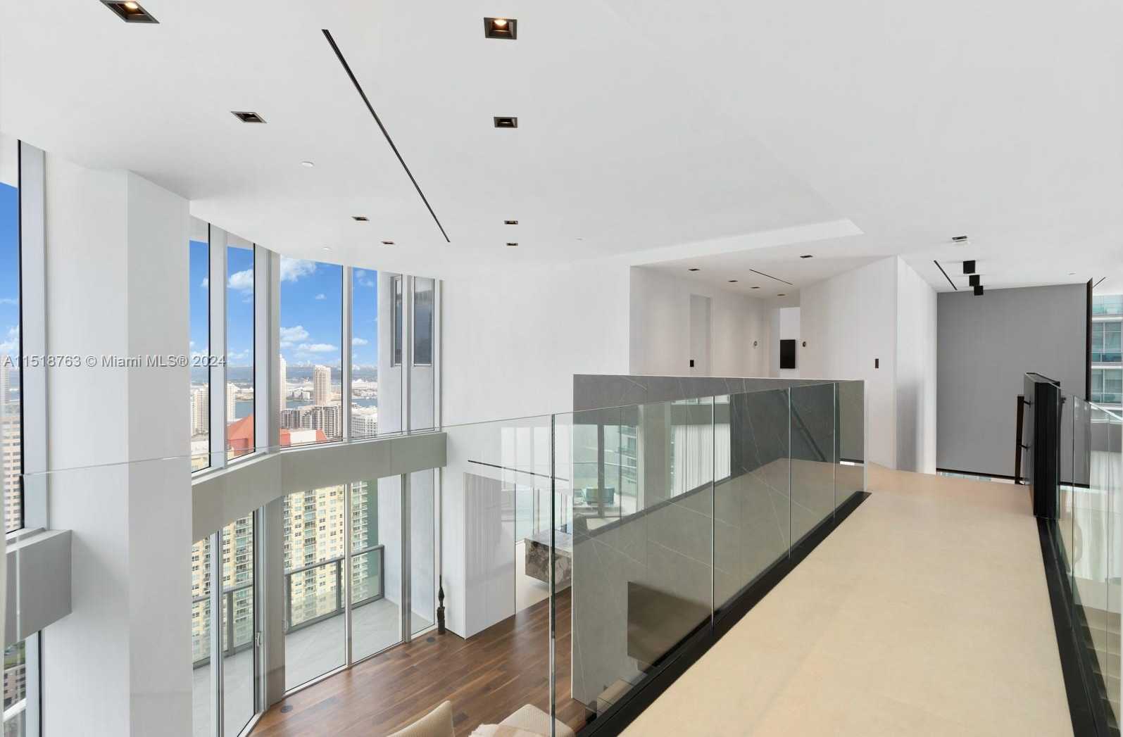 Small Image of Brickell House, 1300 Brickell Bay Dr, Miami, FL 33131, USA Number 18