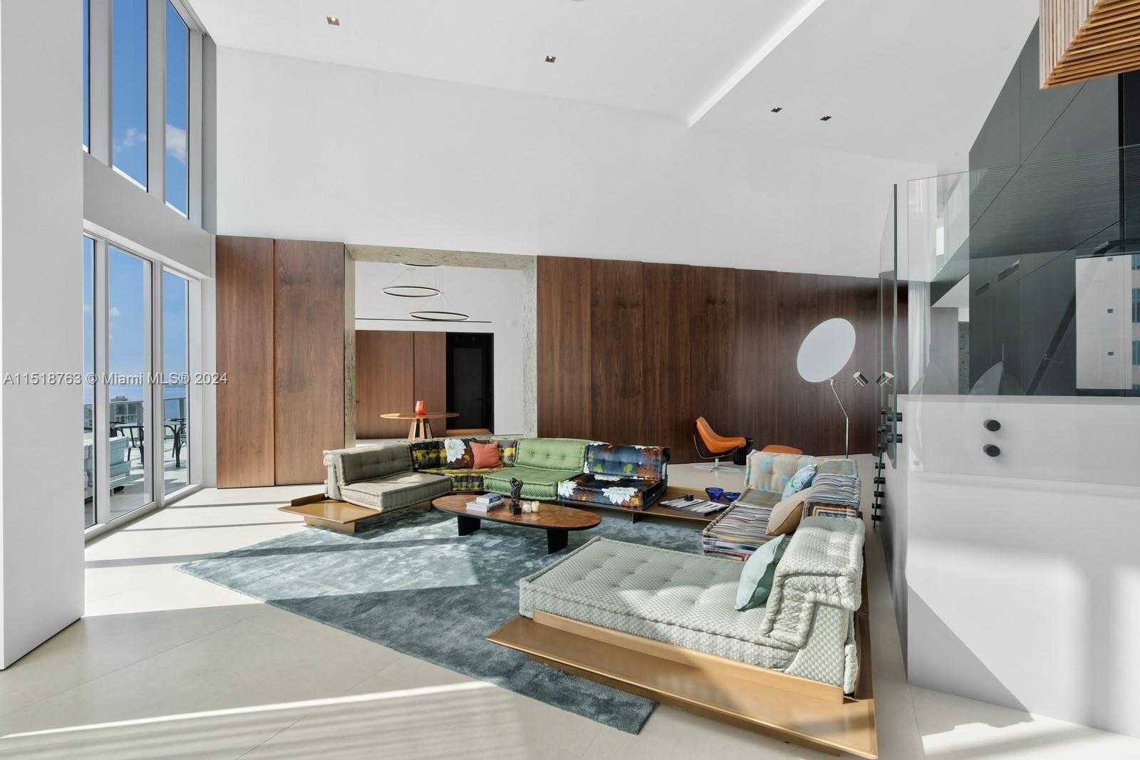 Small Image of Brickell House, 1300 Brickell Bay Dr, Miami, FL 33131, USA Number 2