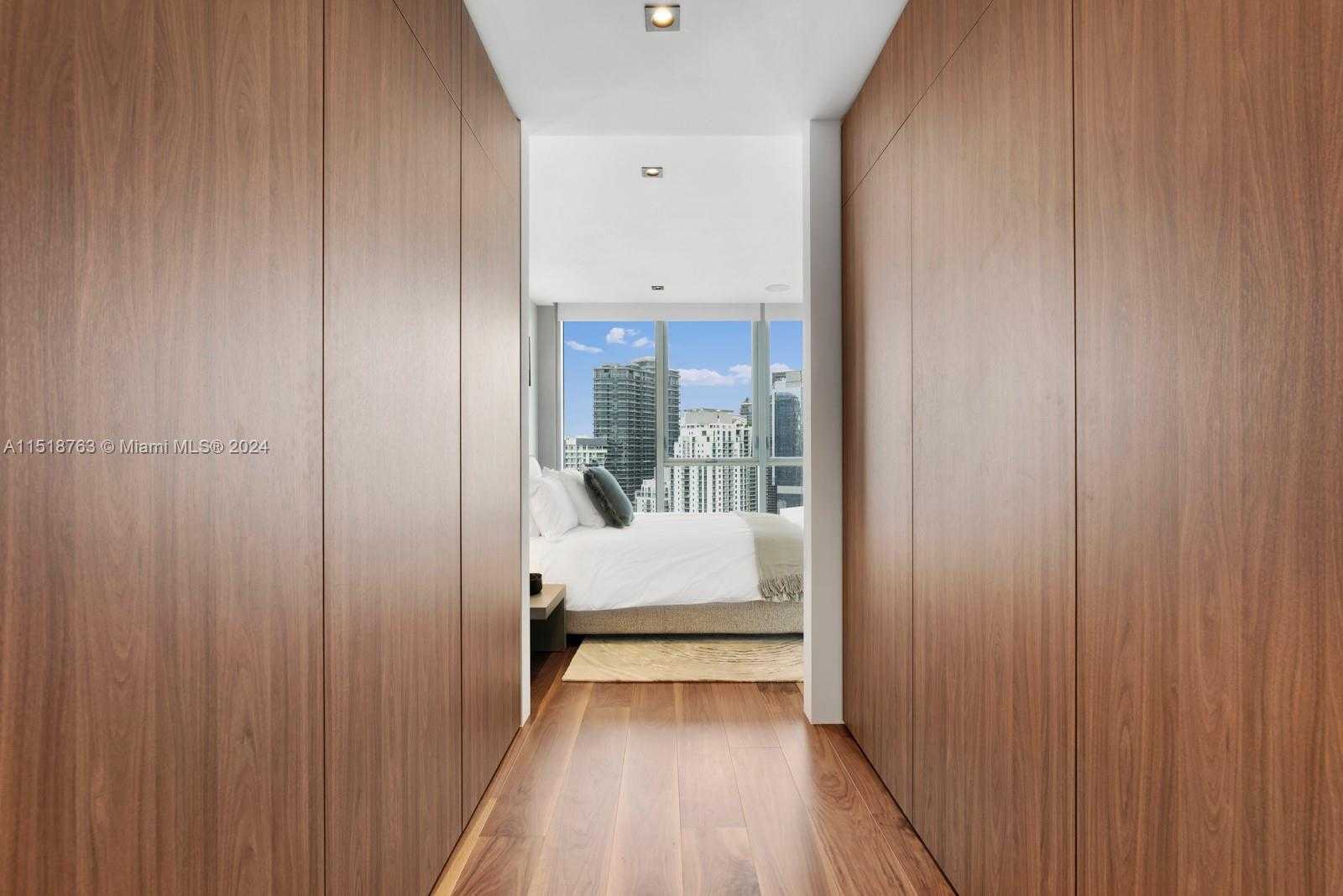 Small Image of Brickell House, 1300 Brickell Bay Dr, Miami, FL 33131, USA Number 21